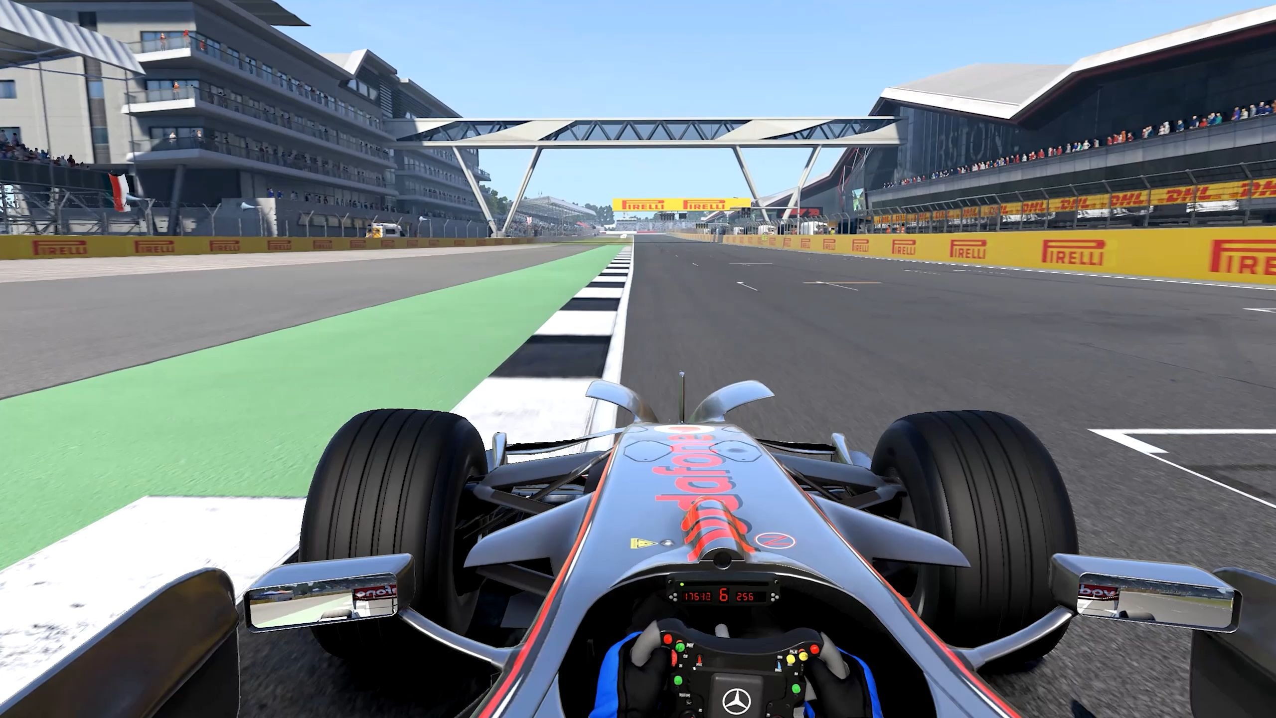 哈斯车队力克迈凯伦，拉塞尔高光表现的简单介绍