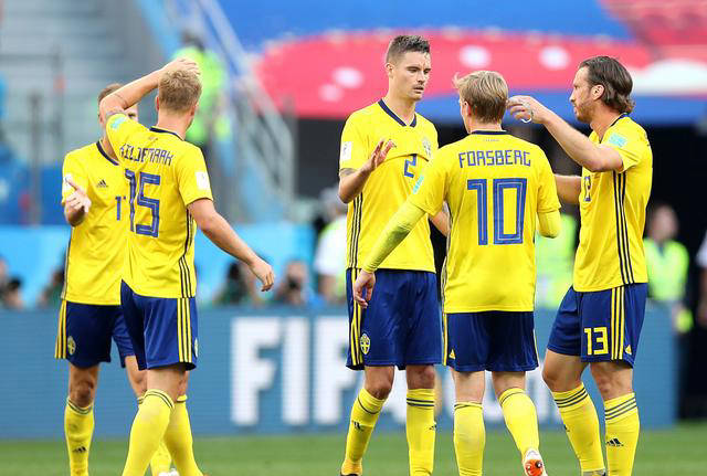 包含斯洛伐克国家队以稳健战术，锁定欧预赛八强席位的词条