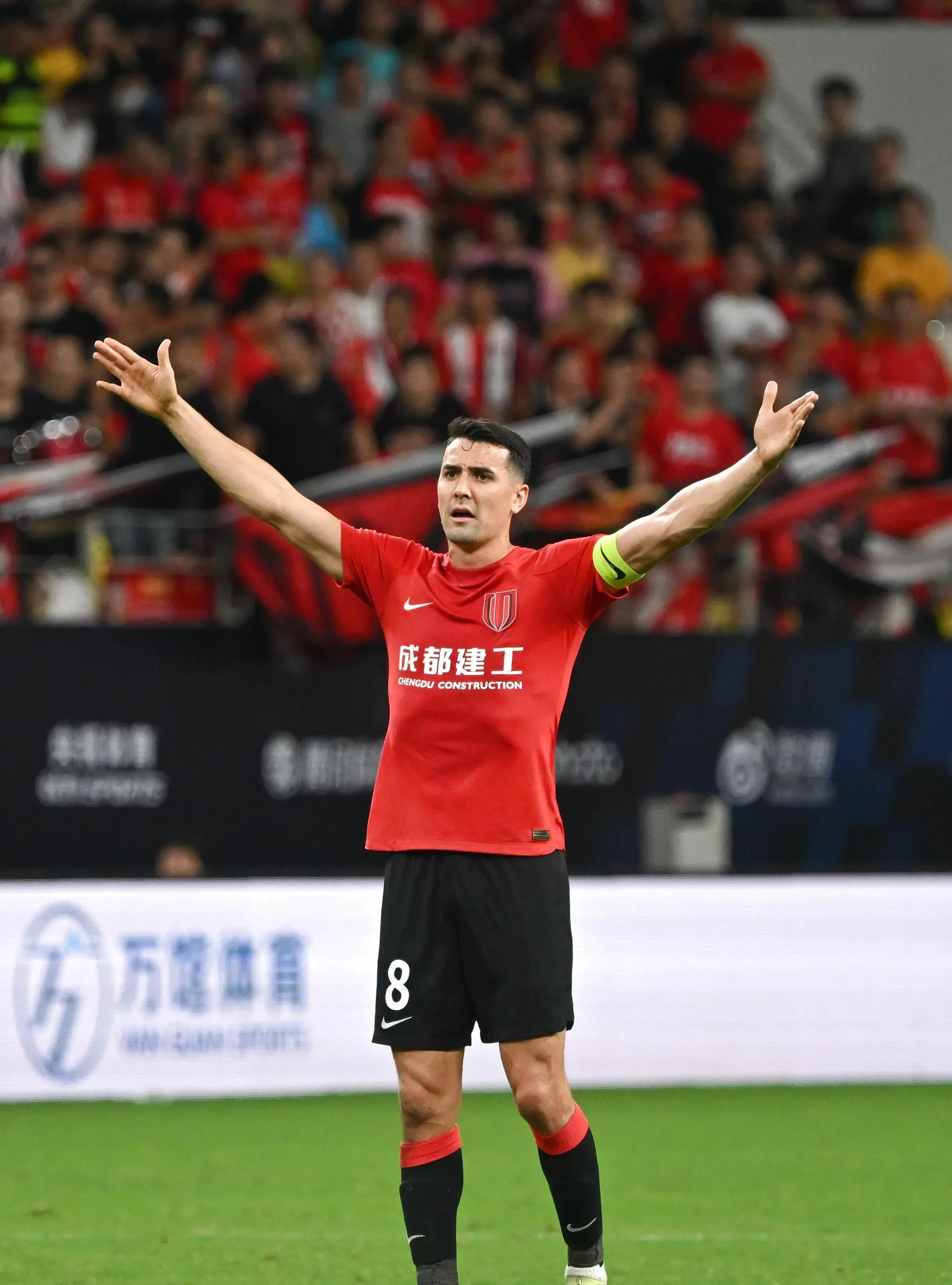 热刺门将超神扑救，力保球门不失的简单介绍