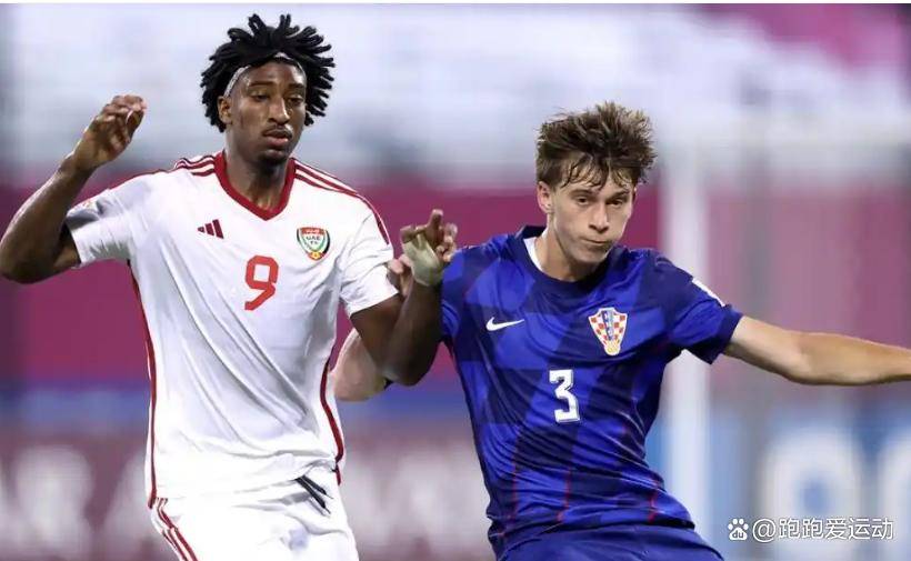 包含中后卫传射破门，帮助球队逼平强敌的词条