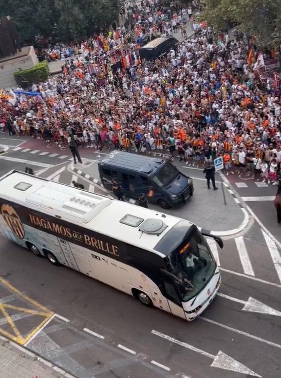 PG电子娱乐官网-瓦伦西亚球迷为球队加油助威