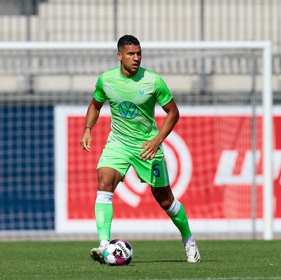 PG游戏下载-沃尔夫斯堡球员被罚款，因批评裁判表现的简单介绍