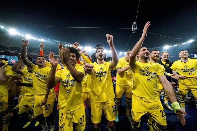 PG SOFT游戏-关于多特蒙德全队发挥默契，赢得球迷喝彩的信息