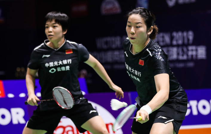 印尼队鏖战日本队，黄鸭组合统治全场