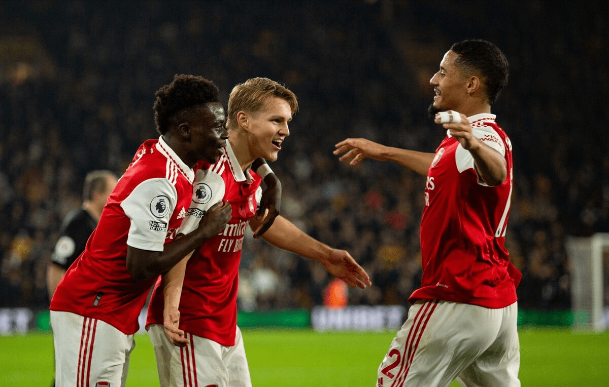 那不勒斯绝地反击瓦伦西亚，厄德高送出助攻