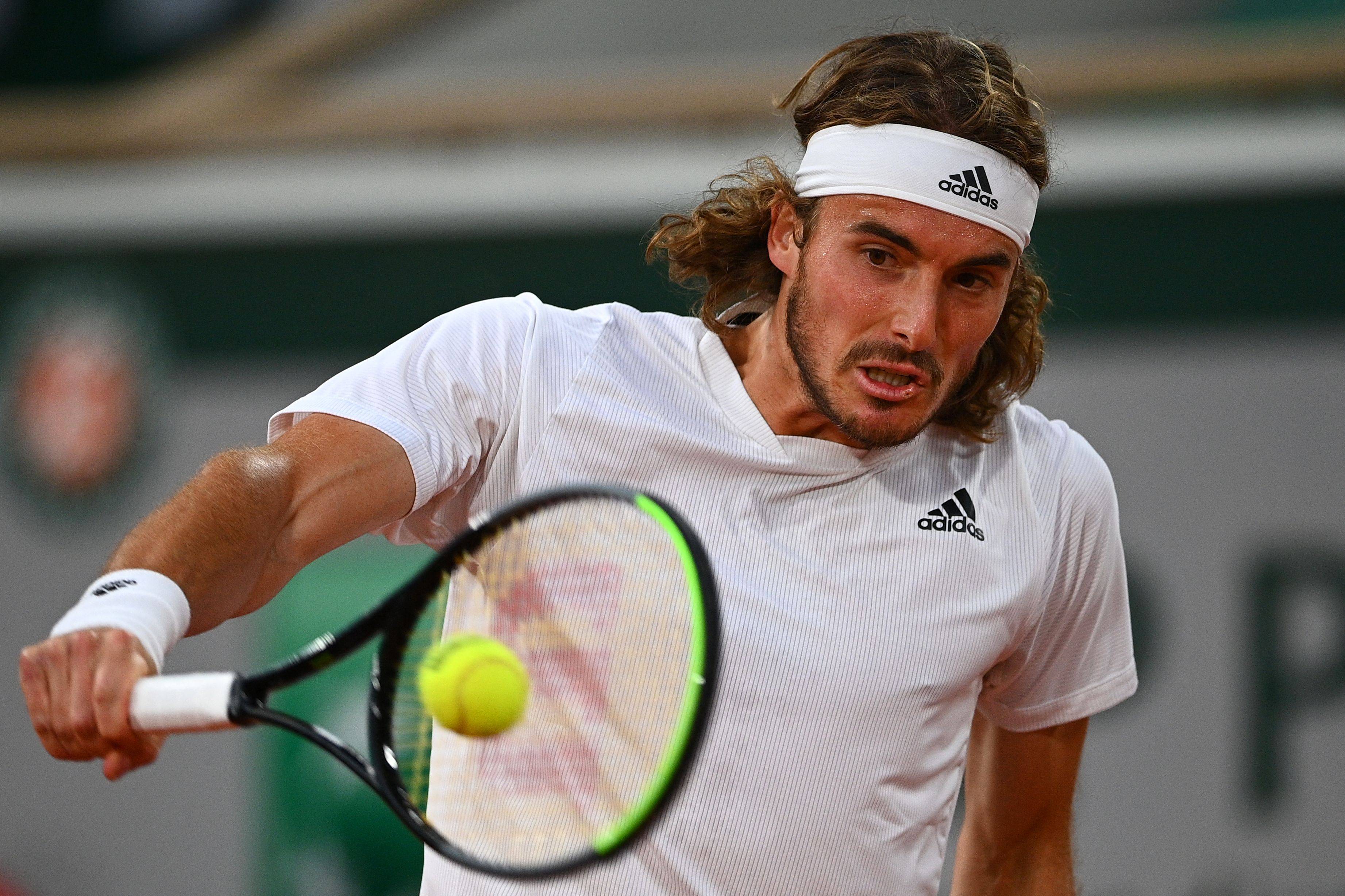 美国网球队险胜西班牙网球队，西西帕斯爆发神勇的简单介绍