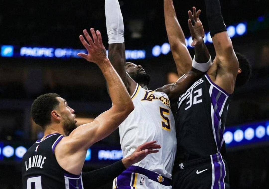 PG游戏下载-国王险胜深圳队，东契奇状态火热的简单介绍