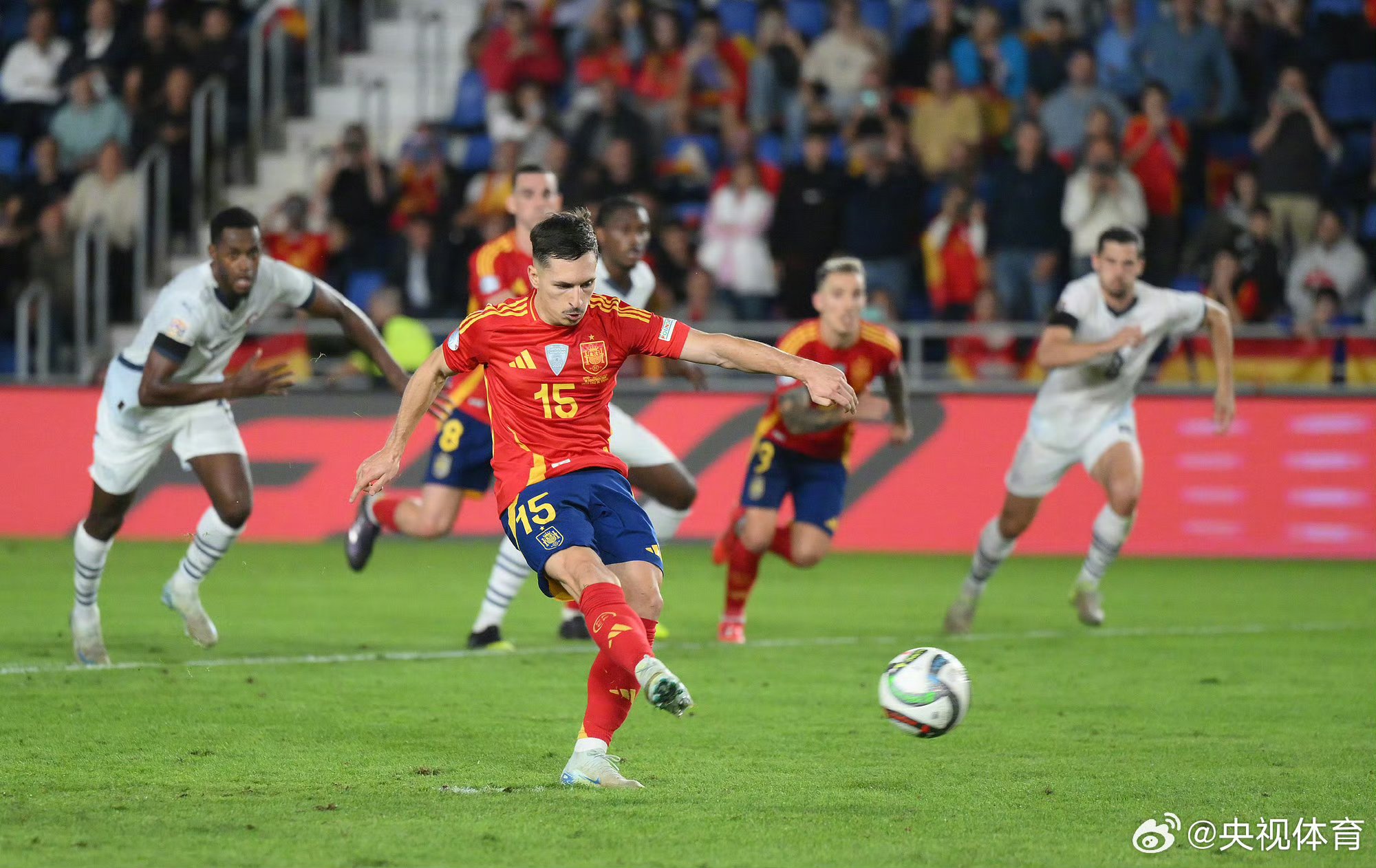 欧锦赛强产生，激烈对决持续的简单介绍