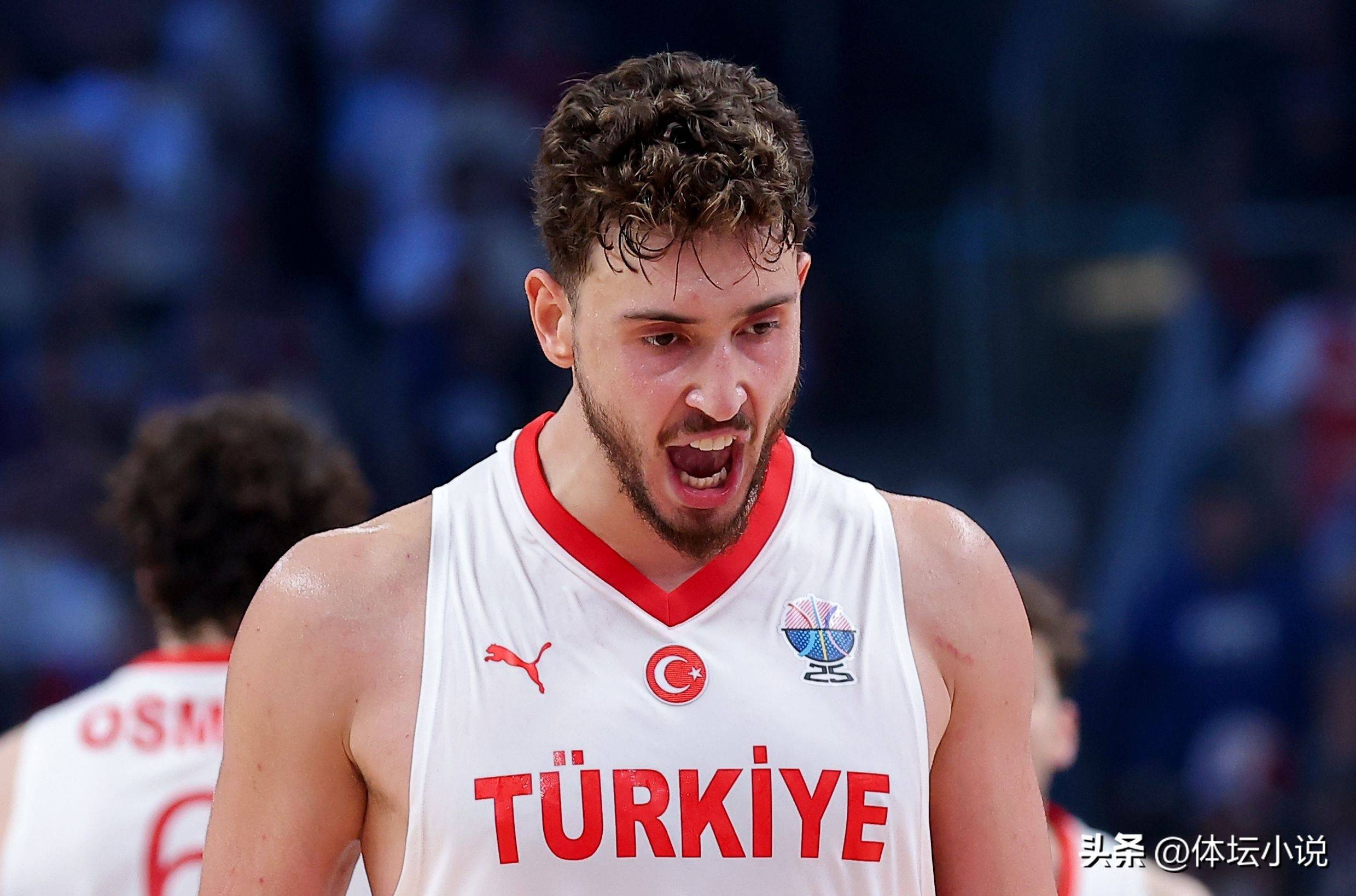 土耳其男篮力克湖人，瓦兰丘纳斯三分雨点燃全场的简单介绍