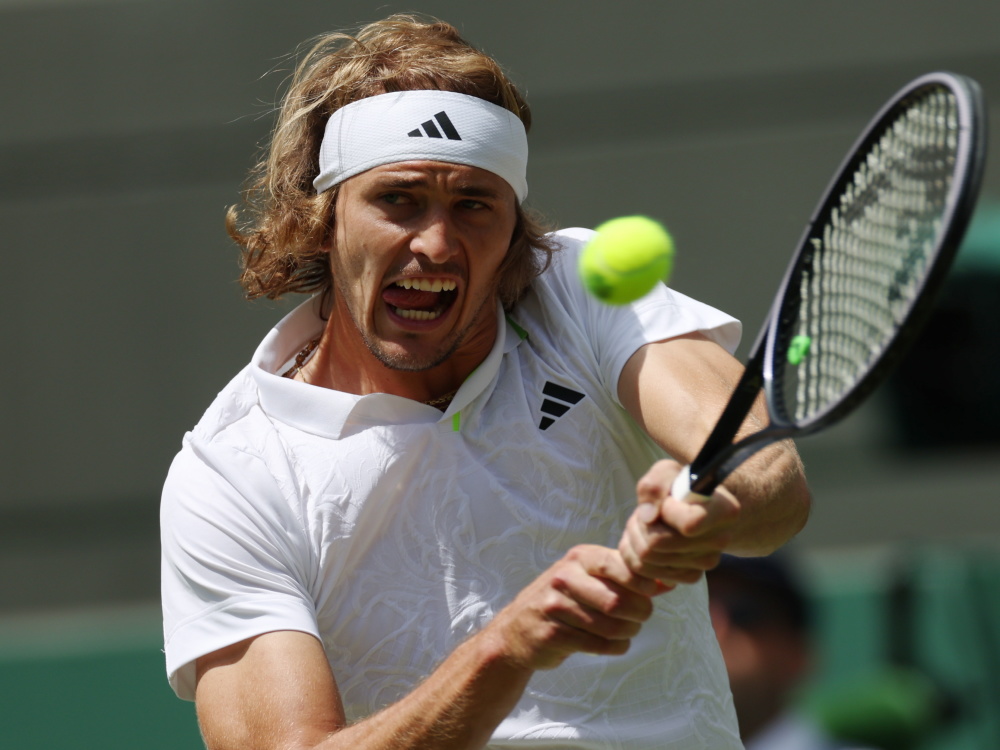 包含美国网球队翻盘日本网球队，兹维列夫打破历史纪录的词条