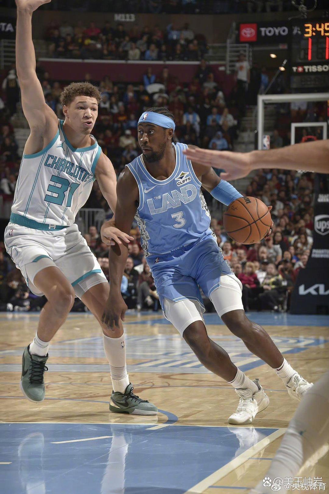 马刺绝杀爵士，米切尔高光表现的简单介绍