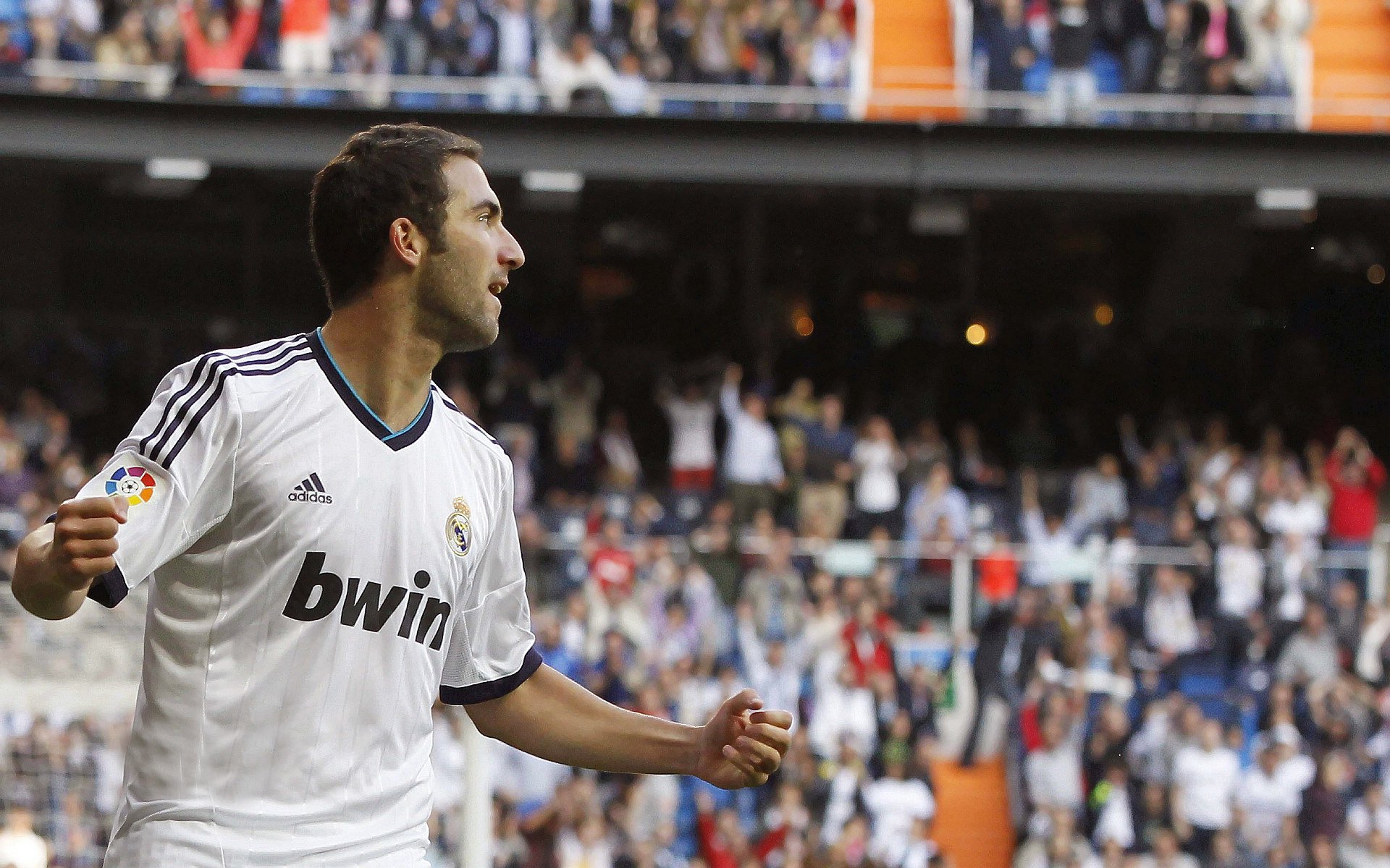 当蓝色奇迹加时绽放，切尔西的坚韧与C罗的欧冠统治时刻