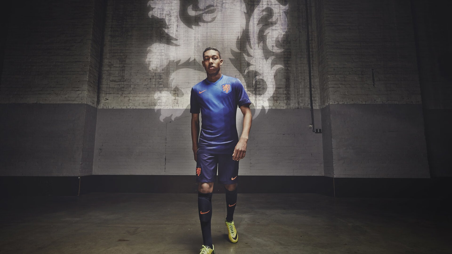 PG电子娱乐官网-卢卡库爆发，雷恩防守锁死AC米兰，一场战术与意志的胜利